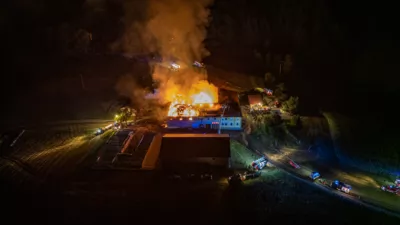 22 Feuerwehren bei Großbrand im Bezirk Perg im Einsatz BRANDSTAETTER-20240801-17.jpg