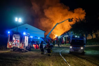 22 Feuerwehren bei Großbrand im Bezirk Perg im Einsatz BRANDSTAETTER-20240801-80.jpg