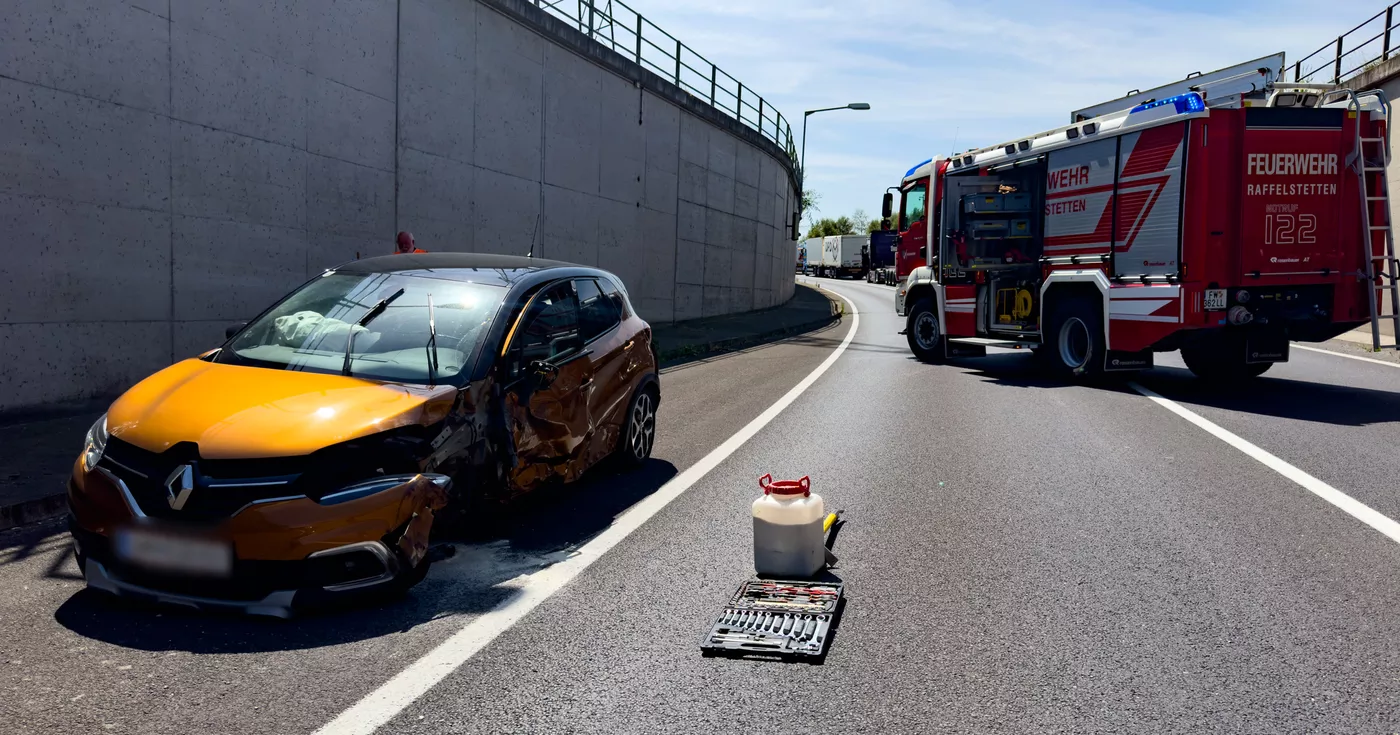 Verkehrsunfall auf der B1 bei Asten