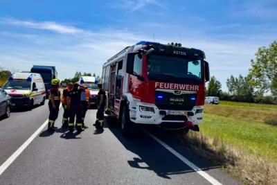 Verkehrsunfall auf der B1 bei Asten TEAM-2024080113534112-010.jpg