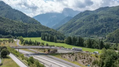 Defekter Schwertransport blockierte A9 zwischen St. Pankraz und Windischgarsten DJI-0921.jpg