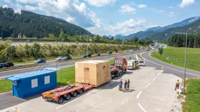 Defekter Schwertransport blockierte A9 zwischen St. Pankraz und Windischgarsten DJI-0930.jpg