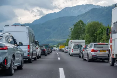 Defekter Schwertransport blockierte A9 zwischen St. Pankraz und Windischgarsten DSC-6608.jpg