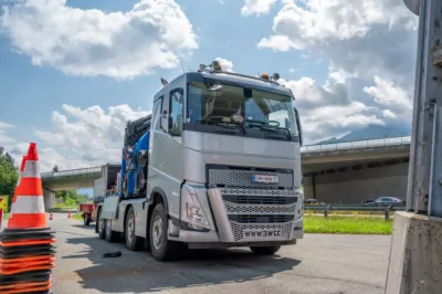 Defekter Schwertransport blockierte A9 zwischen St. Pankraz und Windischgarsten DSC-6643.jpg