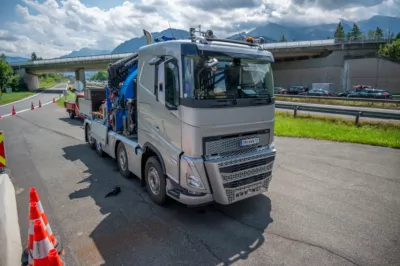 Defekter Schwertransport blockierte A9 zwischen St. Pankraz und Windischgarsten DSC-6646.jpg