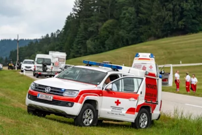 Motorradunfall auf der Hansberg Landesstraße: C10 im Einsatz A7406635-2400.jpg