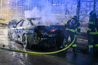 PKW-Brand auf der A1 Westautobahn führt zu Verzögerungen FOKE-2024080323005563-064.jpg