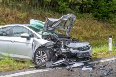 Frontalkollision auf der B126 kurz vor dem Grenzübergang Weigetschlag 004-MG8695.jpg