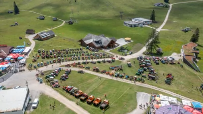 250 Oldtimer - Traktorhimmelfahrt auf der Höss zur Lögerhüttn DJI-0012-2.jpg