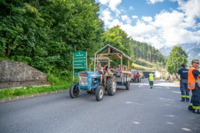 250 Oldtimer - Traktorhimmelfahrt auf der Höss zur Lögerhüttn DSC-7807.jpg