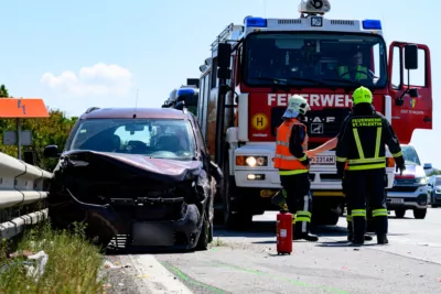 Verkehrsunfall auf der A1 - Vier Verletzte und erhebliche Verkehrsbehinderungen FOKE-2024081112078306-030.jpg