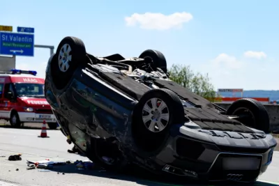 Verkehrsunfall auf der A1 - Vier Verletzte und erhebliche Verkehrsbehinderungen FOKE-2024081112158326-041.jpg