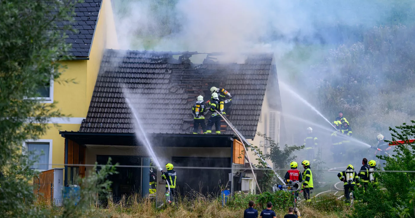 Brand einer Garage in Sankt Marien