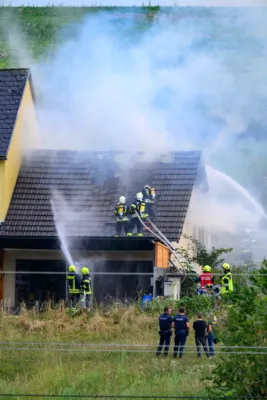 Brand einer Garage in Sankt Marien FOKE-2024081218018393-008.jpg