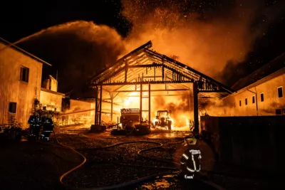 Vollbrand eines landwirtschaftlichen Nebengebäudes in Fraham BAYER-AB-004.jpg