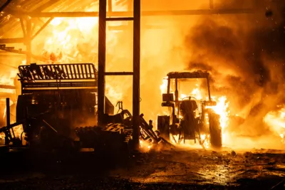 Vollbrand eines landwirtschaftlichen Nebengebäudes in Fraham BAYER-AB-006.jpg