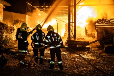 Vollbrand eines landwirtschaftlichen Nebengebäudes in Fraham BAYER-AB-007.jpg