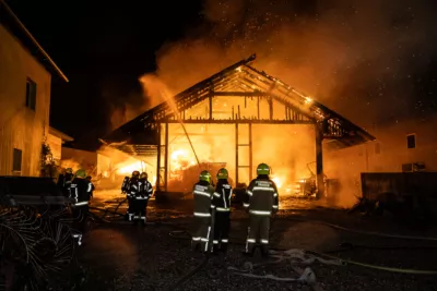 Vollbrand eines landwirtschaftlichen Nebengebäudes in Fraham BAYER-AB-010.jpg