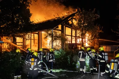 Vollbrand eines landwirtschaftlichen Nebengebäudes in Fraham BAYER-AB-012.jpg