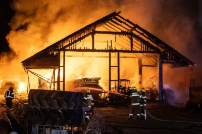 Vollbrand eines landwirtschaftlichen Nebengebäudes in Fraham BAYER-AB-017.jpg