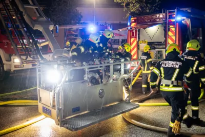 Vollbrand eines landwirtschaftlichen Nebengebäudes in Fraham BAYER-AB-018.jpg