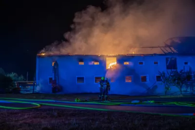 Brand auf landwirtschaftlichem Betrieb in Kefermarkt BRANDSTAETTER-20240813-30.jpg