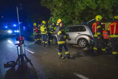 Unfall auf der B151 in Seewalchen Z81-9211.jpg