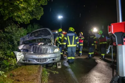 Unfall auf der B151 in Seewalchen Z81-9227.jpg