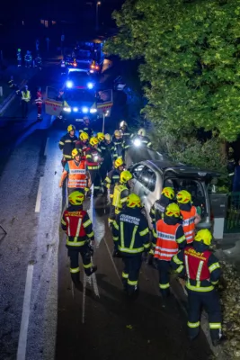 Unfall auf der B151 in Seewalchen Z81-9235.jpg