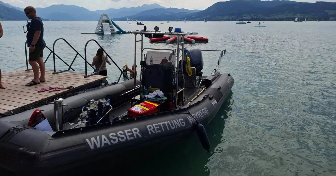 Großangelegte Suchaktion nach vermisstem Kind im Attersee