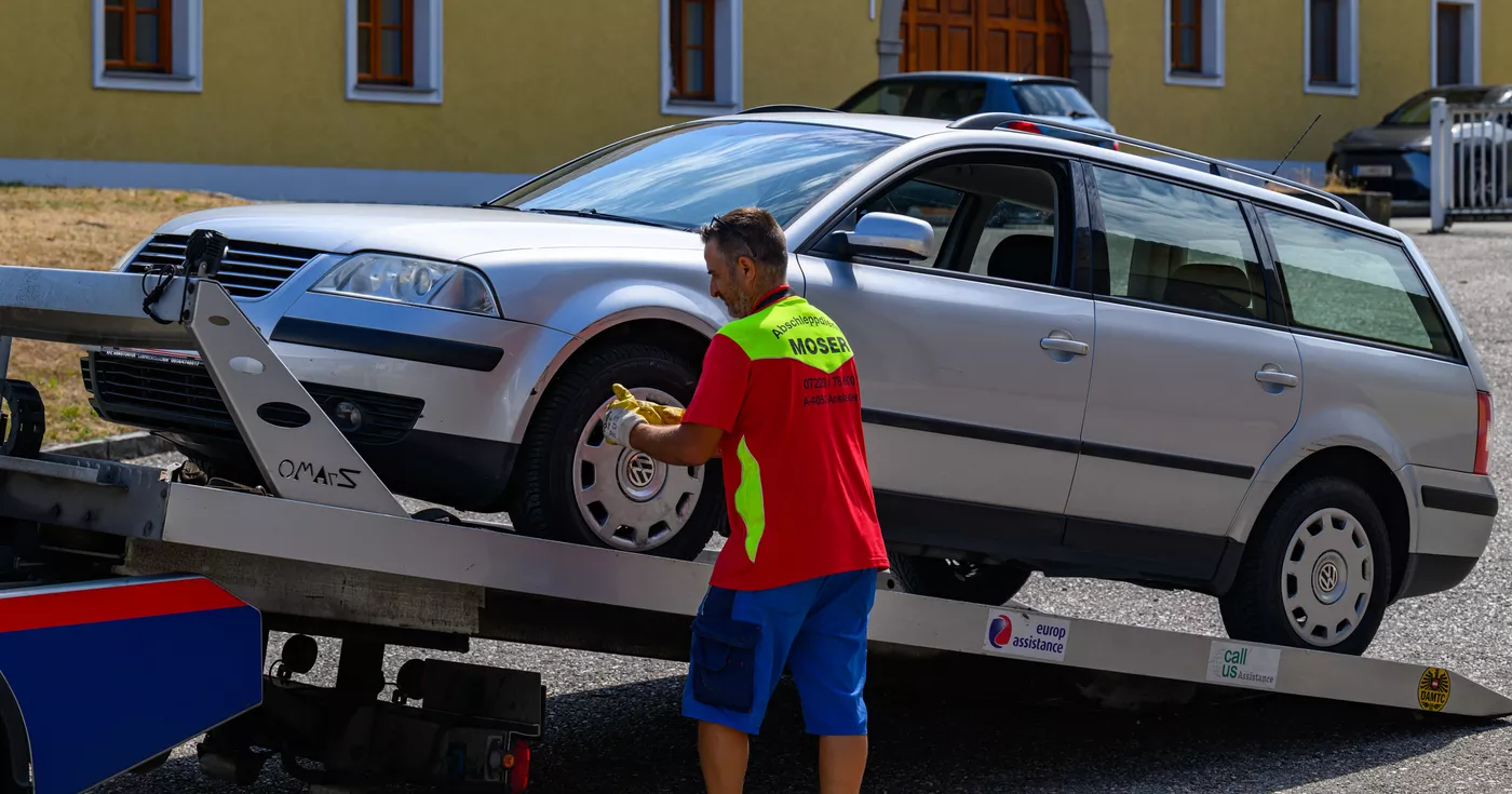 Titelbild: Raser-Auto wird versteigert