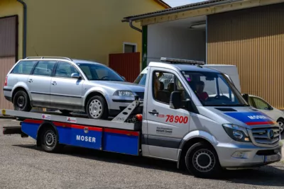 Raser-Auto wird versteigert FOKE-2024081614288699-076.jpg