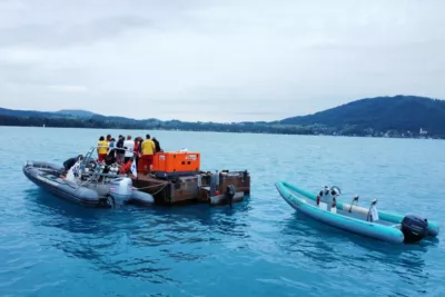 Wasserrettung hebt wertvolles Holzboot aus 130 Meter Tiefe 2024-08-17-Bootsbergung-Attersee-01.jpg