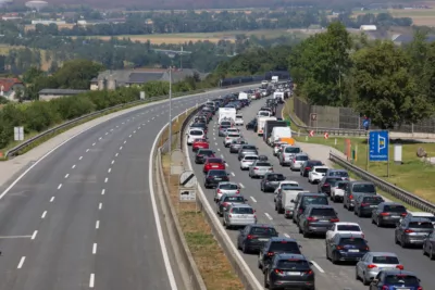 Verkehrsunfall auf der Westautobahn: 4 Fahrzeuge und 13 Personen beteiligt foke-109412.jpg