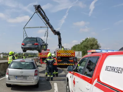 Verkehrsunfall auf der Westautobahn: 4 Fahrzeuge und 13 Personen beteiligt foke-109413.jpg