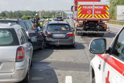 Verkehrsunfall auf der Westautobahn: 4 Fahrzeuge und 13 Personen beteiligt foke-109424.jpg