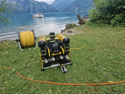 Feuerwehr und Wasserrettung bergen vermissten Taucher tauchroboter.jpg