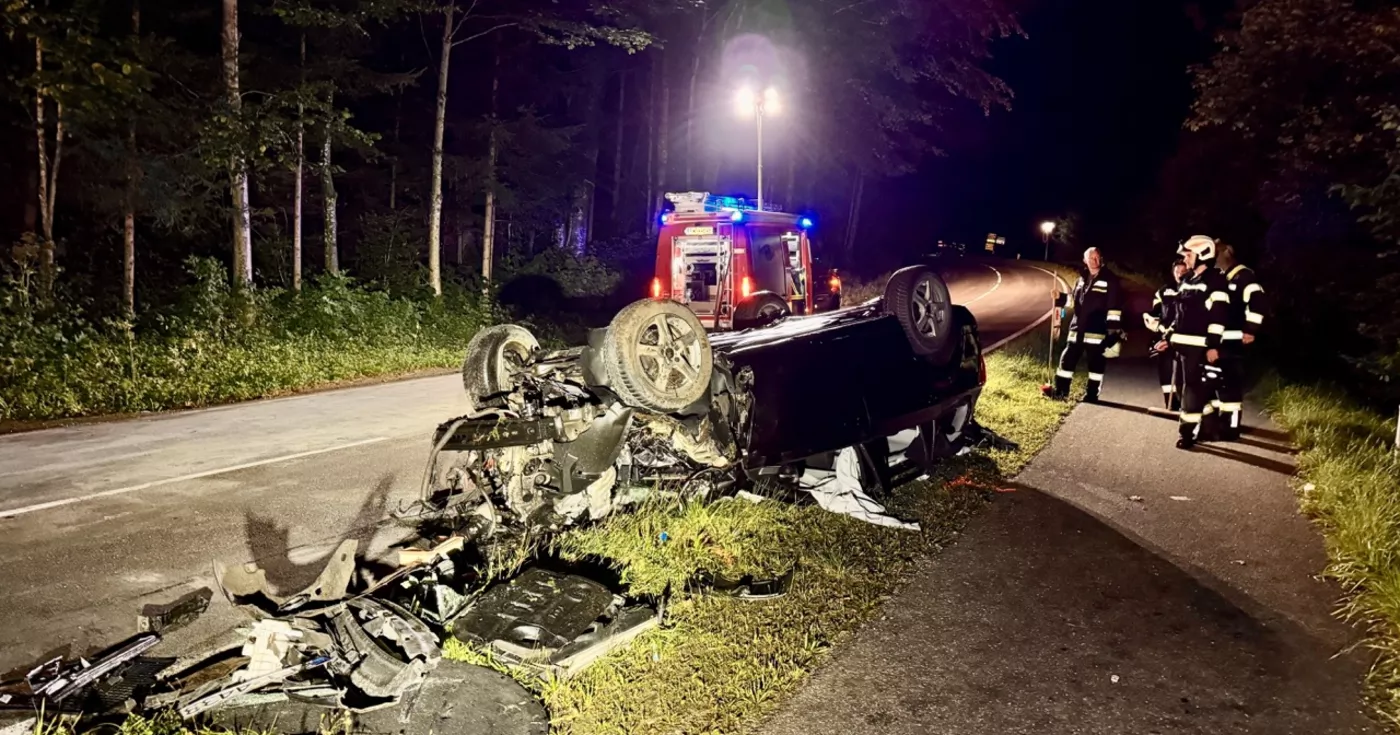 Titelbild: Tiefgraben: Tödlicher Verkehrsunfall in den frühen Morgenstunden