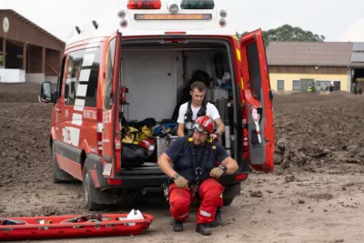 Personenrettung aus Wasserauffangbehälter in Veitsdorf A7409811-2400.jpg