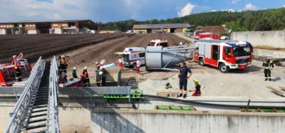 Personenrettung aus Wasserauffangbehälter in Veitsdorf dabcf997-eacf-491b-8161-42ac592f4acc.jpg