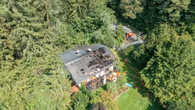 Gebäudebrand in Hinterstoder fordert Einsatz von vier Feuerwehren DJI-0216.jpg