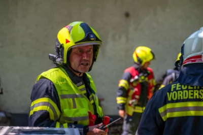 Gebäudebrand in Hinterstoder fordert Einsatz von vier Feuerwehren DSC-9684.jpg