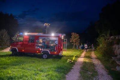 Feuerwehreinsatz bei Brand eines überdachten Misthaufens im Kremstal DSC-9779.jpg