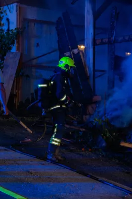 Feuerwehreinsatz bei Brand eines überdachten Misthaufens im Kremstal DSC-9820.jpg