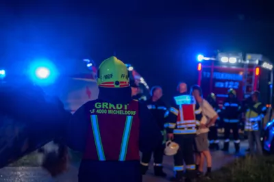 Feuerwehreinsatz bei Brand eines überdachten Misthaufens im Kremstal DSC-9845.jpg