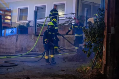 Feuerwehreinsatz bei Brand eines überdachten Misthaufens im Kremstal DSC-9889.jpg