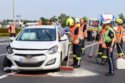 Verkehrsunfall in Asten - Totalschaden an zwei PKWs FOKE-2024090216390586-078.jpg