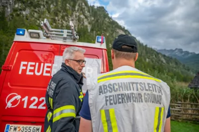 Paragleiter kollidierten in der Luft - Großübung in Grünau im Almtal DSC-0031.jpg