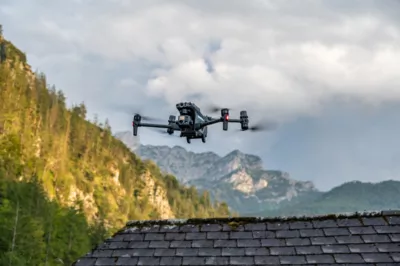 Paragleiter kollidierten in der Luft - Großübung in Grünau im Almtal DSC-0130.jpg