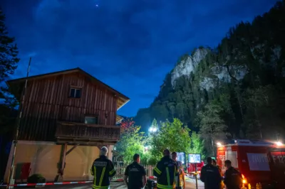 Paragleiter kollidierten in der Luft - Großübung in Grünau im Almtal DSC-0177.jpg